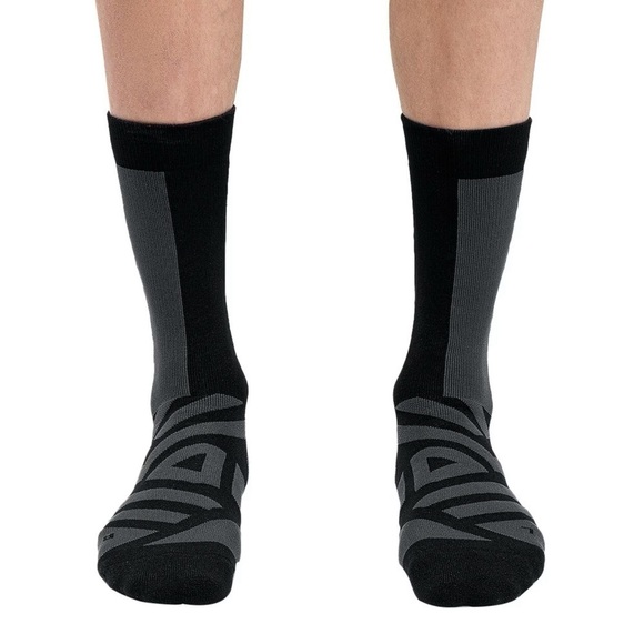 ON RUNNING • Black Shadow Performance High Sock - Picture 1 of 4